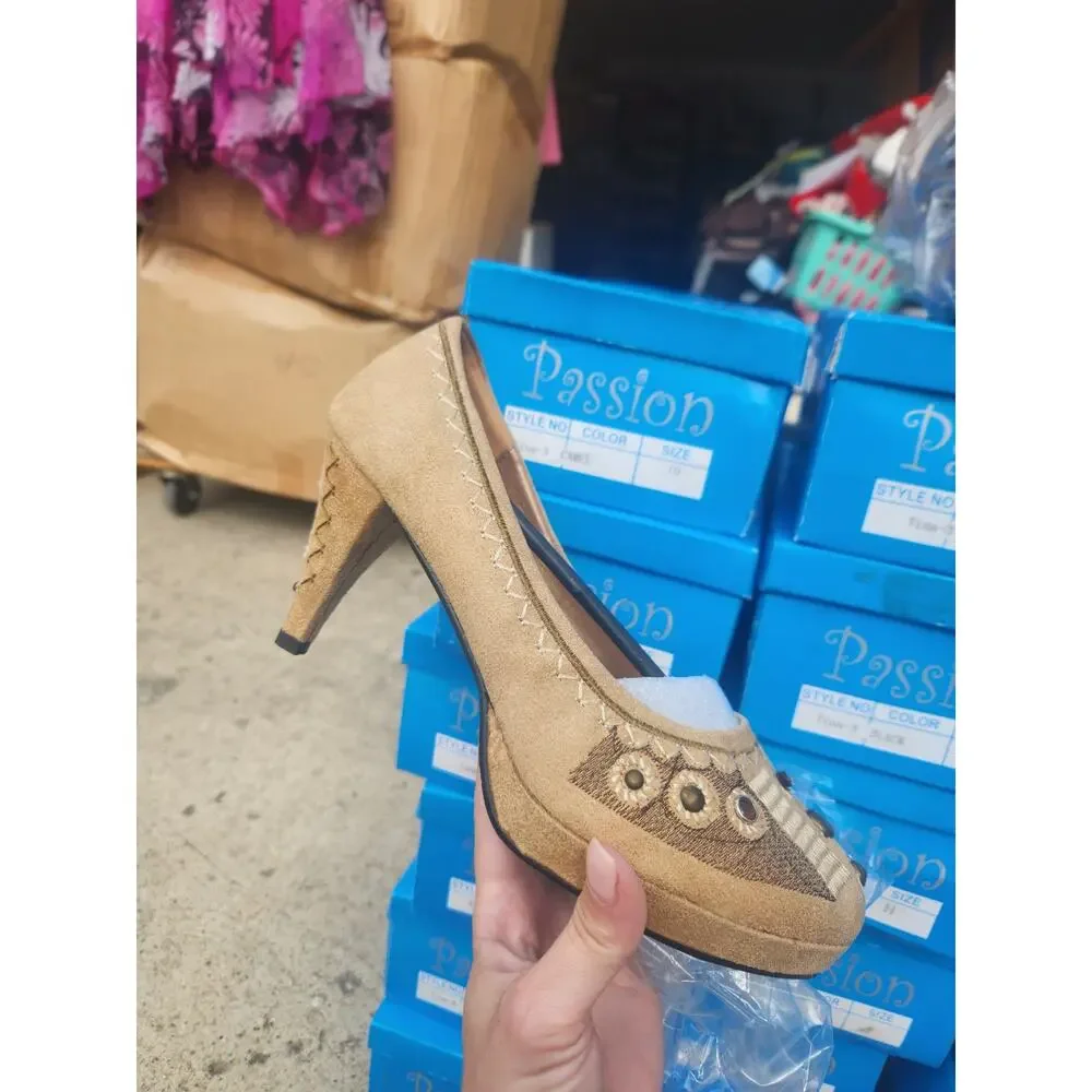 NIB Passion Tina Faux Suede Pumps Tan Nude‎ Sz 10 With Stitched Embellishment
